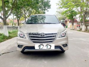 Xe Toyota Innova 2.0E 2015